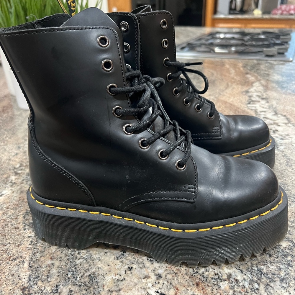 Dr. Martens Jadon